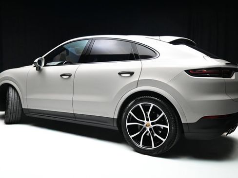 Used 2021 Porsche Cayenne S image 30