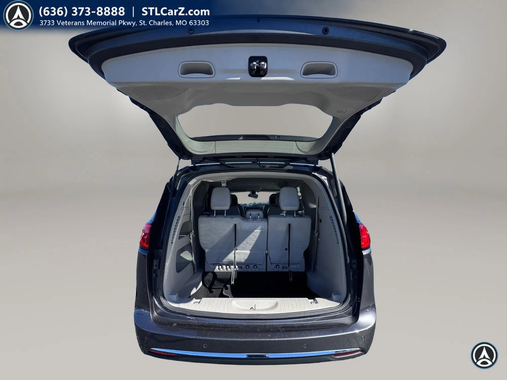 Used 2020 Chrysler Pacifica Touring-L Plus FWD image 13