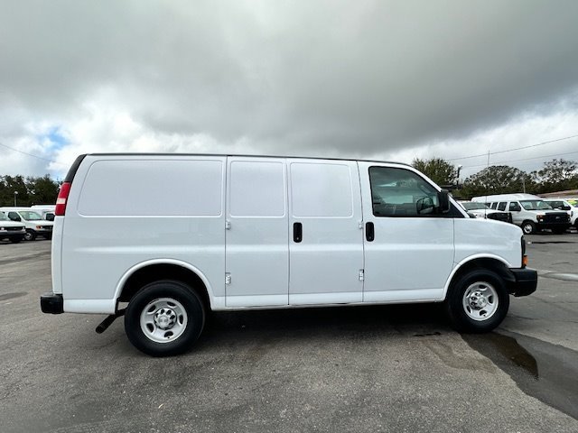 Used 2016 Chevrolet Express 2500 RWD image 5