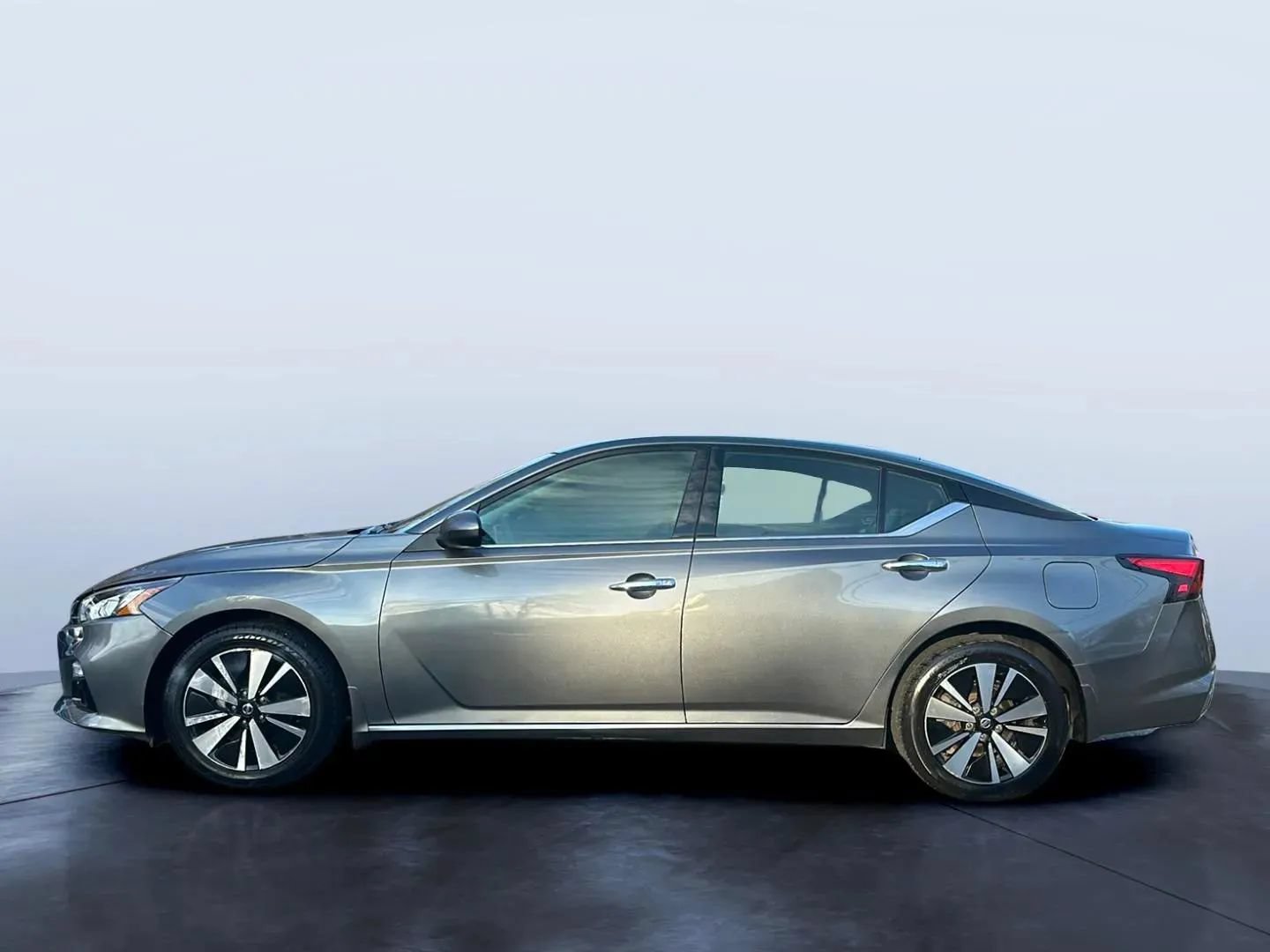 Used 2019 Nissan Altima 2.5 SL AWD/4WD image 2