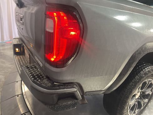 Used 2023 GMC Canyon Elevation image 16