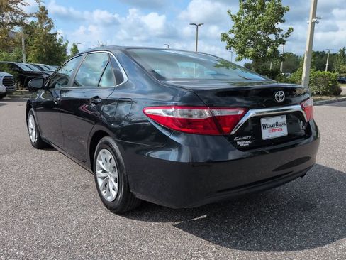 Used 2015 Toyota Camry LE FWD image 4