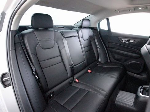 Used 2023 Volvo S60 T8 Plus image 23