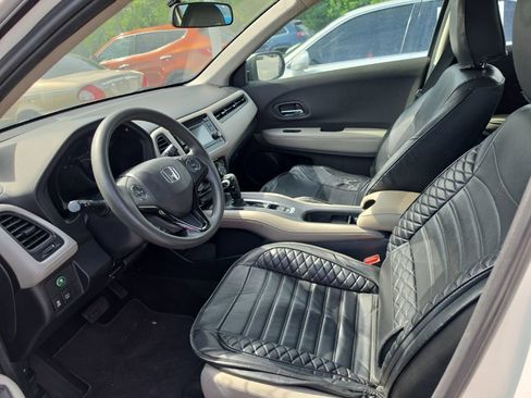 Used 2022 Honda HR-V LX image 3