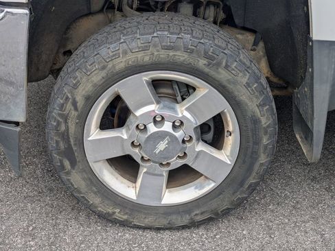 Used 2017 Chevrolet Silverado 2500 LT w/ LT Convenience Package image 11