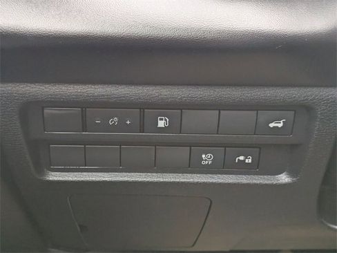 Used 2023 Mitsubishi Outlander SE image 18