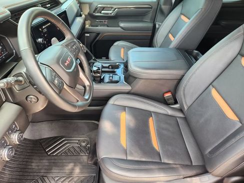 Used 2025 GMC Sierra 1500 AT4 w/ AT4 Premium Package AWD/4WD image 13