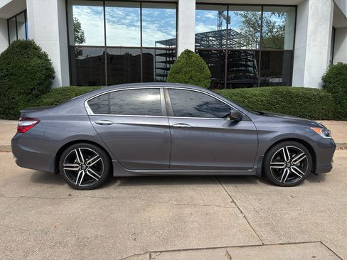 Used 2017 Honda Accord Sport Special Edition image 9