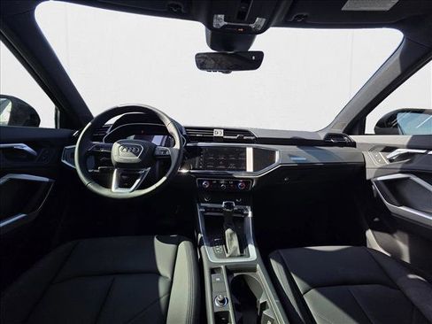 New 2025 Audi Q3 2.0T Premium image 19
