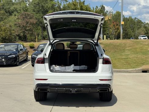 Used 2025 Audi Q8 Premium Plus image 14