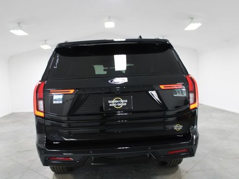 New 2026 Ford Expedition Platinum image 7