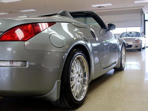 Used 2004 Nissan 350Z Touring image 40