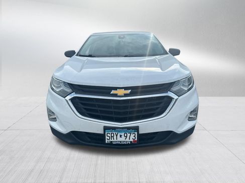Used 2020 Chevrolet Equinox LS w/ LS Convenience Package AWD/4WD image 2