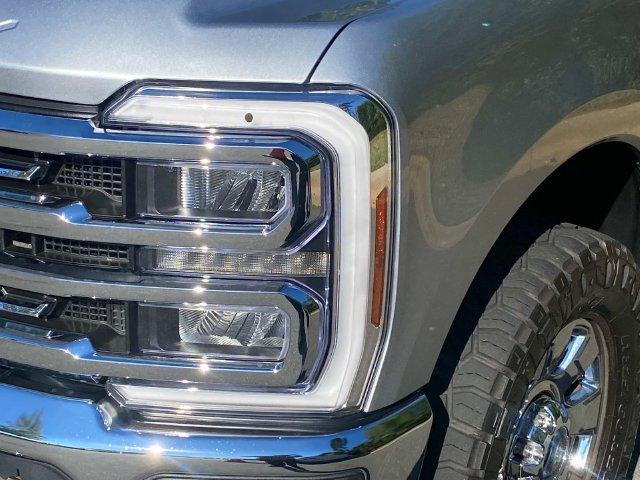 Used 2024 Ford F250 Lariat w/ Lariat Ultimate Package AWD/4WD image 5