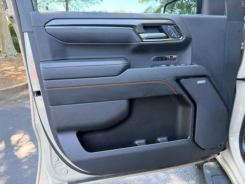 Used 2022 GMC Sierra 1500 AT4 w/ AT4 Premium Package AWD/4WD image 10