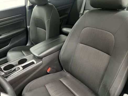 Used 2025 Nissan Altima 2.5 SV image 10