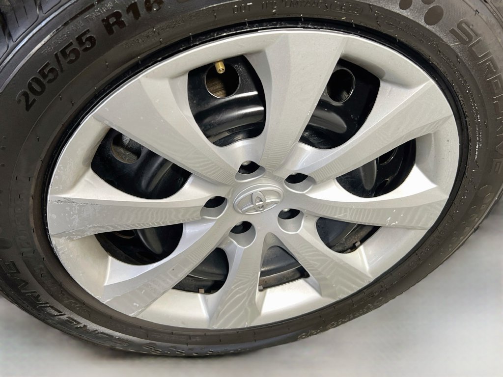 Used 2024 Toyota Corolla LE FWD image 11
