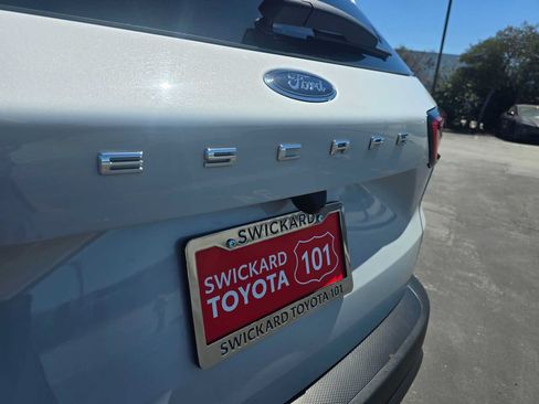 Used 2025 Ford Escape ST-Line FWD image 13
