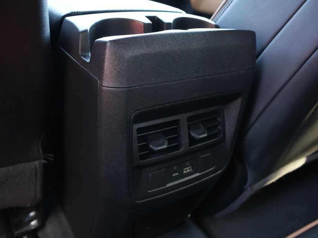 Certified 2024 GMC Canyon AT4 AWD/4WD image 10