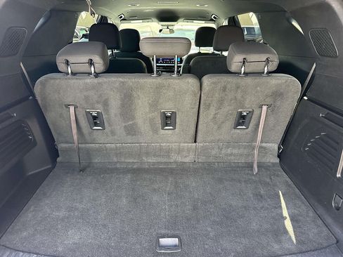 Used 2024 Chevrolet Traverse LT FWD image 9