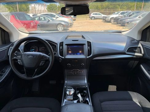 Used 2020 Ford Edge SE FWD image 17