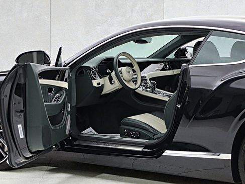 Used 2024 Bentley Continental GT V8 image 8