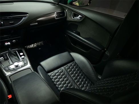 Used 2016 Audi RS 7 Prestige image 22