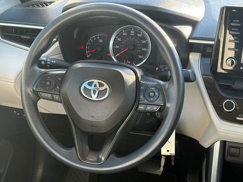 Used 2022 Toyota Corolla Cross L image 14