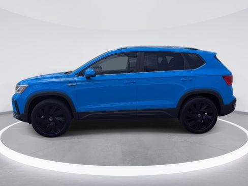 Used 2024 Volkswagen Taos SEL AWD/4WD image 4