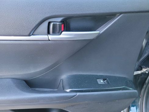 Used 2019 Toyota Camry LE FWD image 17