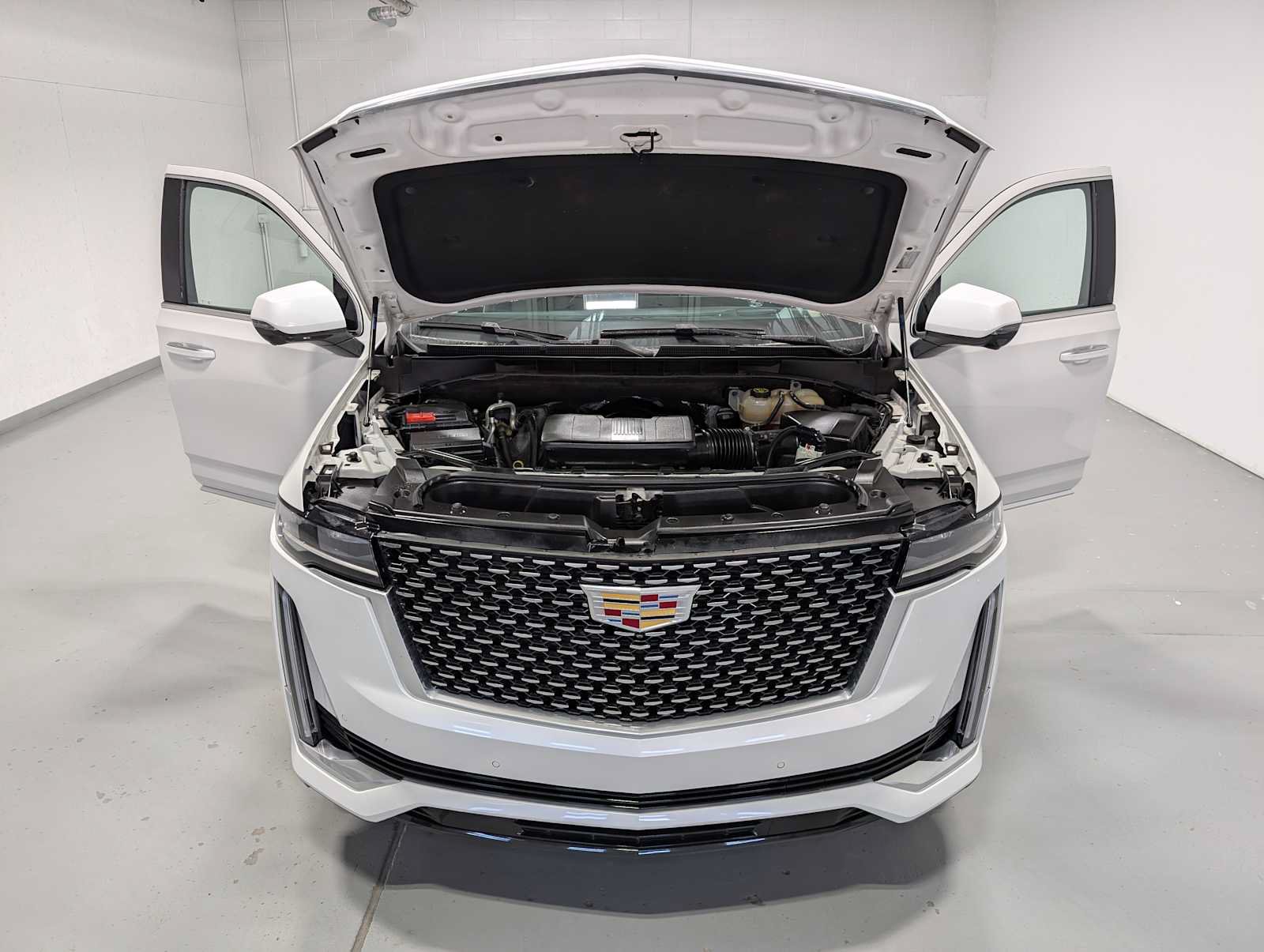 Used 2023 Cadillac Escalade Premium Luxury AWD/4WD image 14