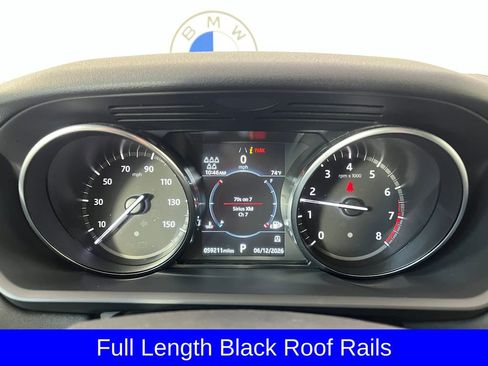 Used 2020 Land Rover Discovery Landmark AWD/4WD image 4