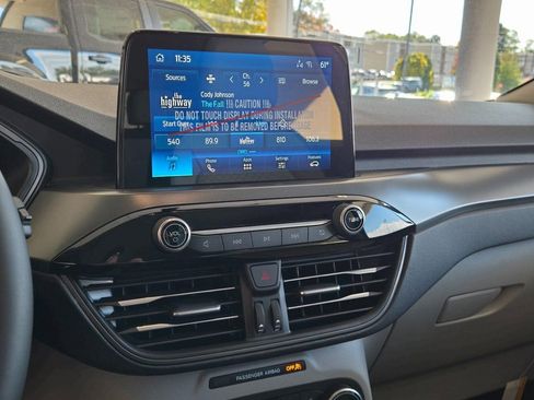 New 2025 Ford Escape Active w/ Cold Weather Package image 18