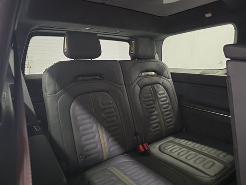 Used 2022 Rivian R1S Launch Edition AWD/4WD image 25