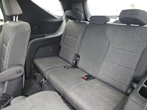 Used 2024 Chevrolet Traverse LT image 35