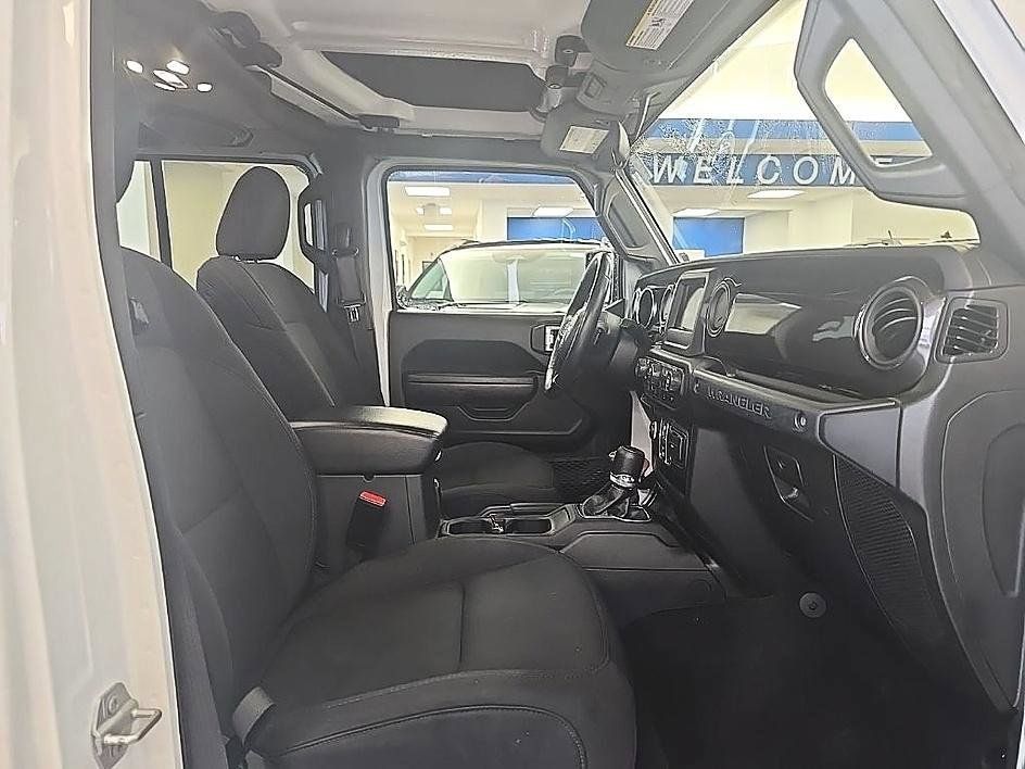 Used 2022 Jeep Wrangler Unlimited Sport AWD/4WD image 35