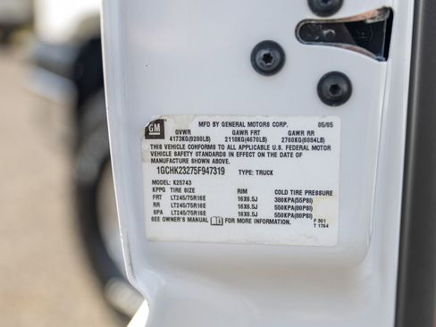 Used 2005 Chevrolet Silverado 2500 LS w/ Heavy-Duty Power Package image 18