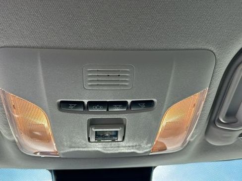 Used 2022 Toyota Corolla LE w/ Carpet Mat Package (TMS) image 22