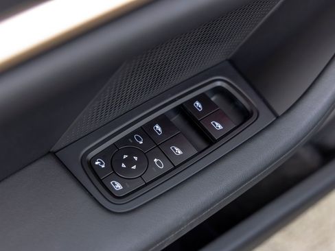 Certified 2025 Porsche Taycan 4S image 22