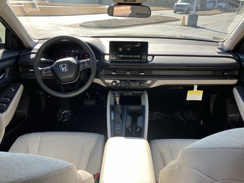 Certified 2025 Honda Accord SE image 31