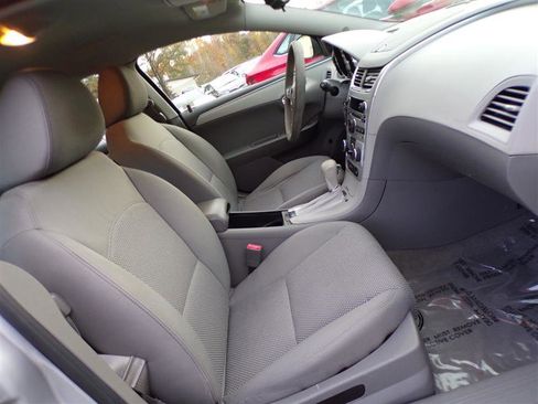 Used 2011 Chevrolet Malibu LS image 17