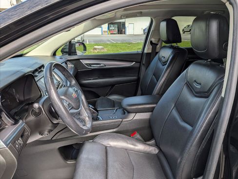 Used 2017 Cadillac XT5 Luxury w/ Driver Awareness Package AWD/4WD image 11