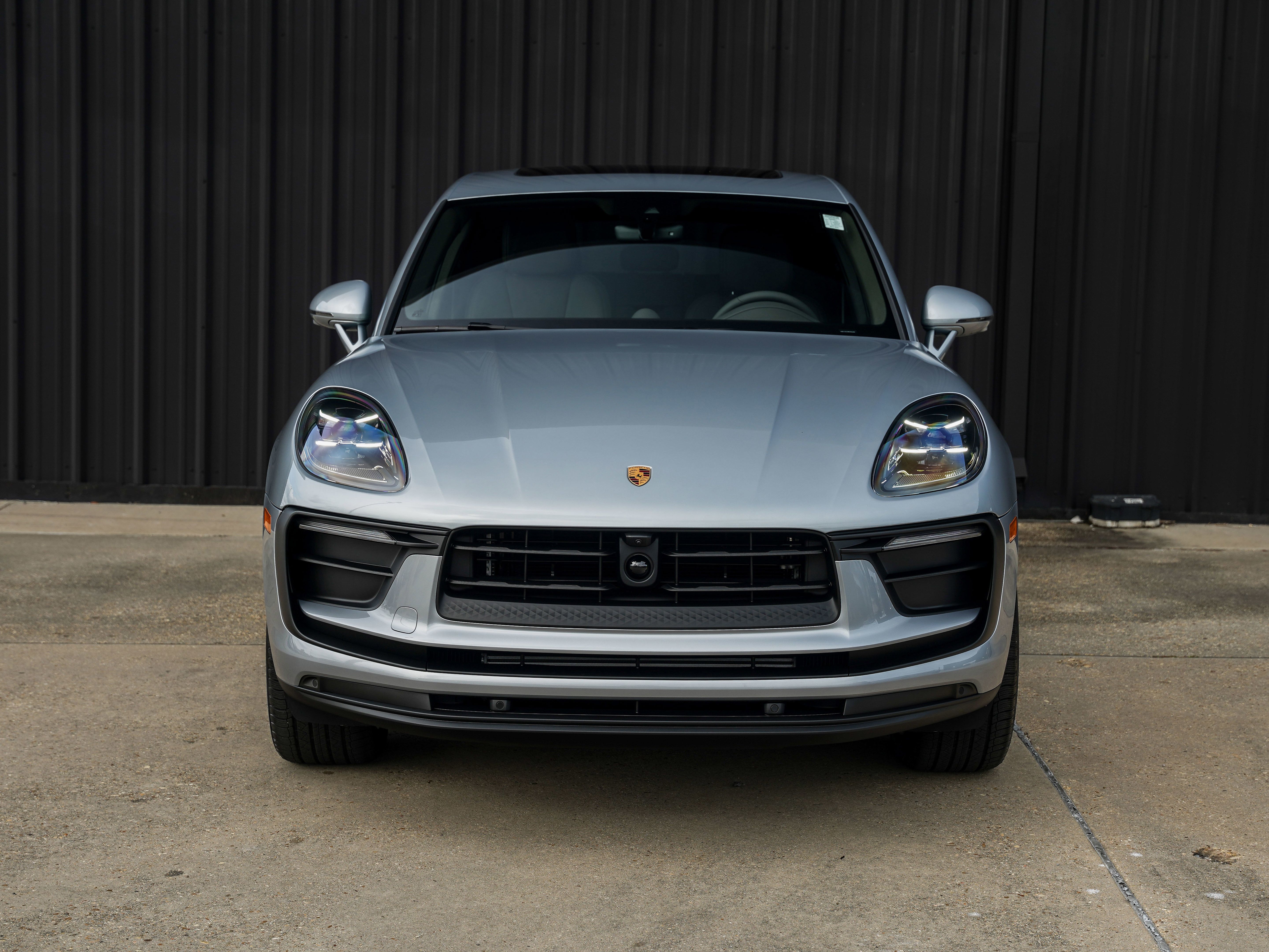 Certified 2026 Porsche Macan AWD/4WD image 6