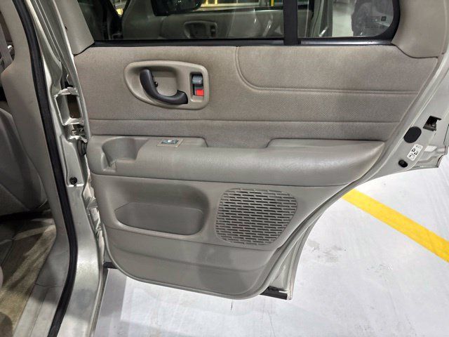 Used 2004 Chevrolet Blazer LS w/ Preferred Equipment Group AWD/4WD image 20