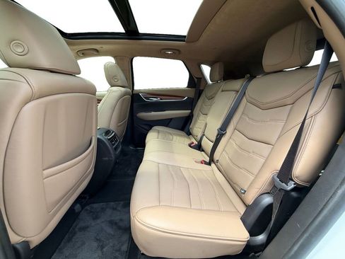 Used 2018 Cadillac XT5 Platinum AWD/4WD image 14