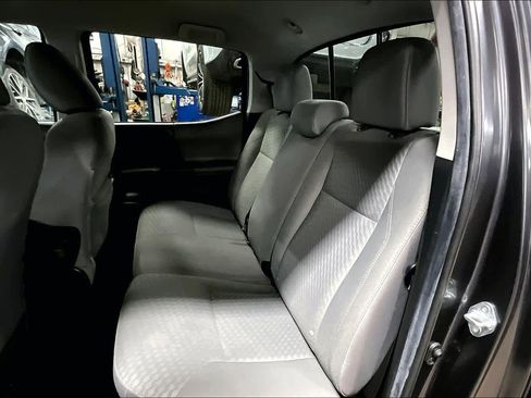 Certified 2022 Toyota Tacoma SR5 image 18