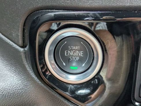 Used 2025 Chevrolet Silverado 1500 LT AWD/4WD image 26