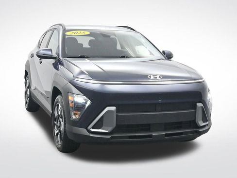 Used 2025 Hyundai Kona SEL image 3