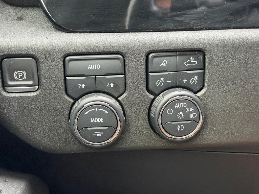 Used 2023 Chevrolet Silverado 1500 LTZ AWD/4WD image 17