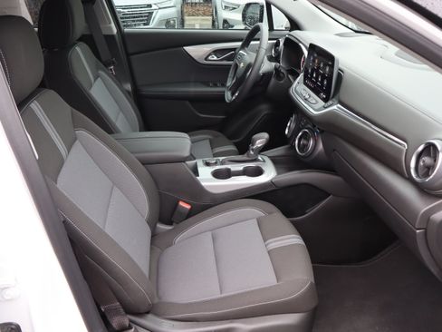 Used 2025 Chevrolet Blazer LT FWD image 36